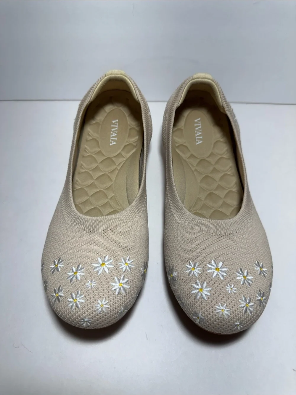 Vivaia Claire Daisy Round Flexible Comfort Old Money Knit Breathable Flats Sz 8